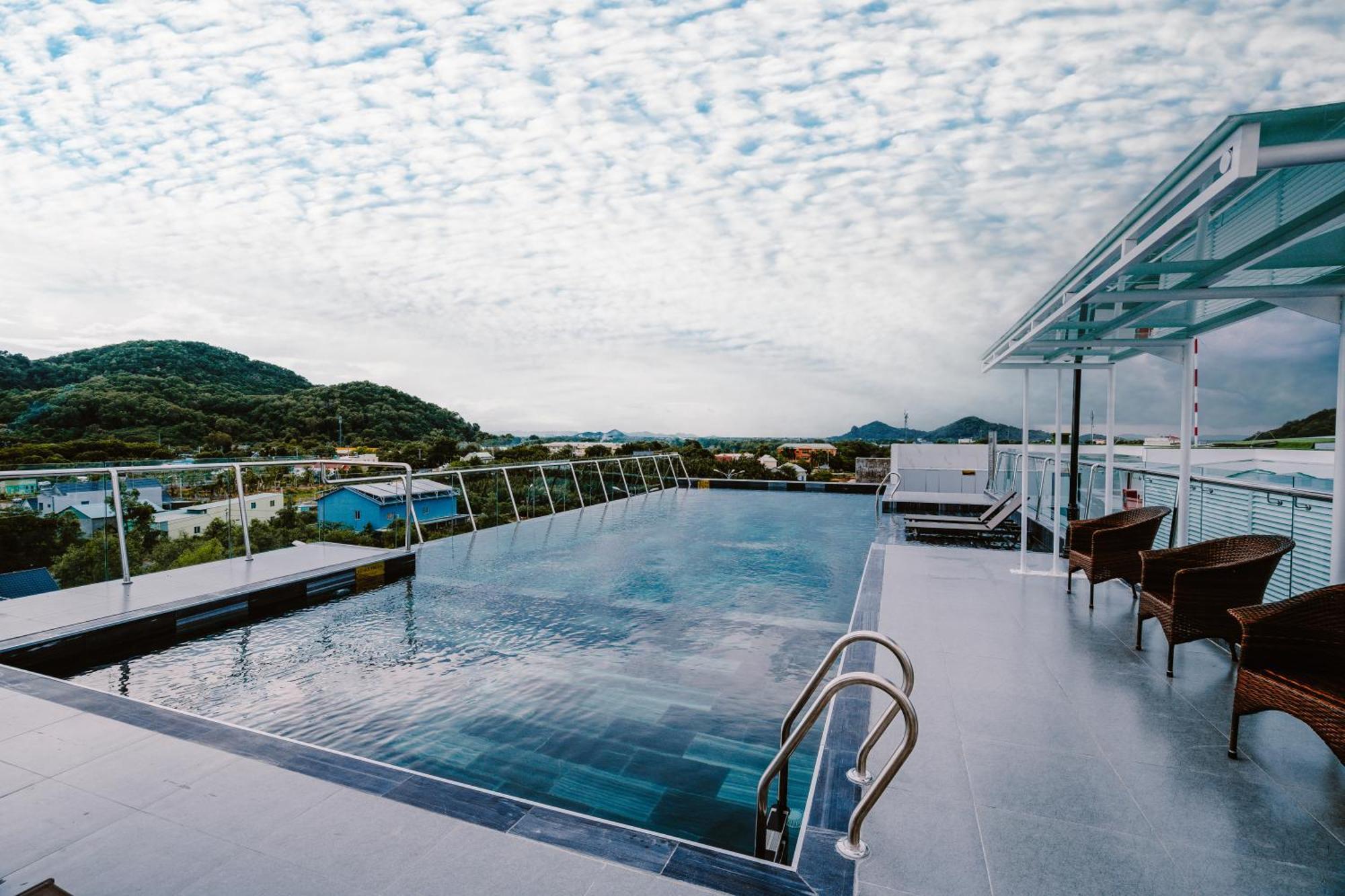 Sunrise Hotel Hà Tiên Zewnętrze zdjęcie